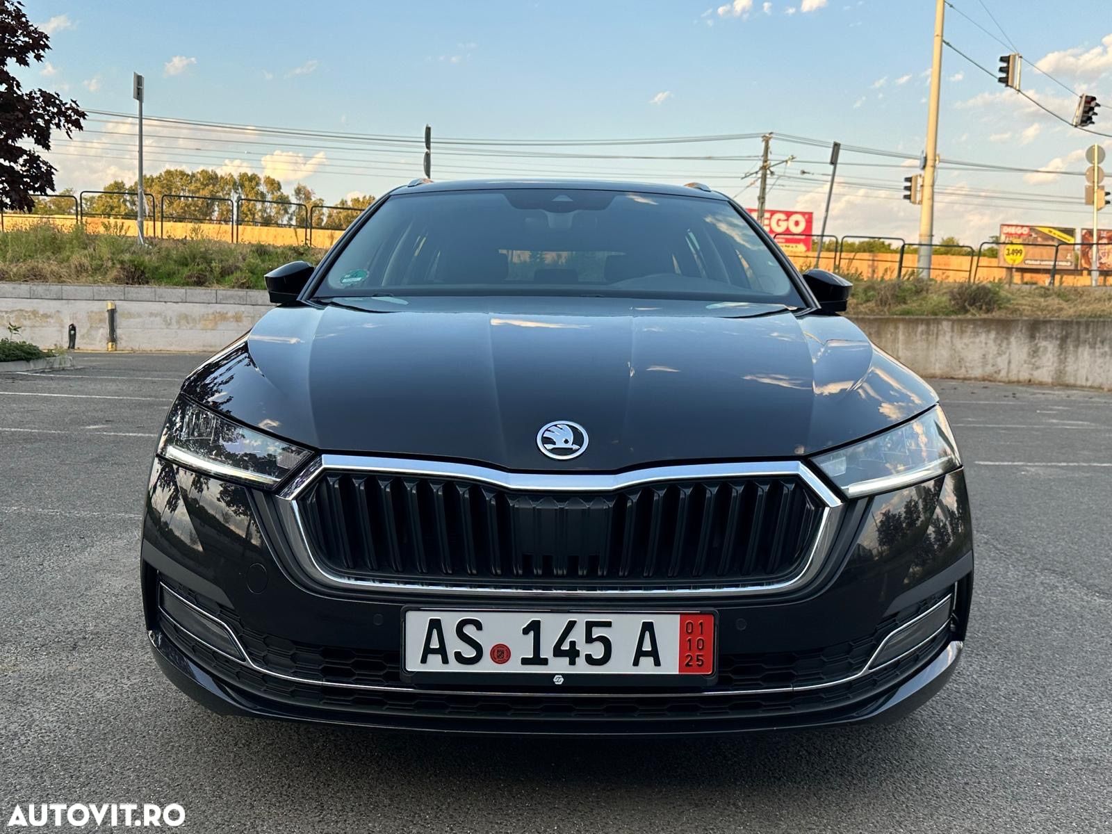Skoda Octavia Combi 2.0 TDI DSG First Edition - 1
