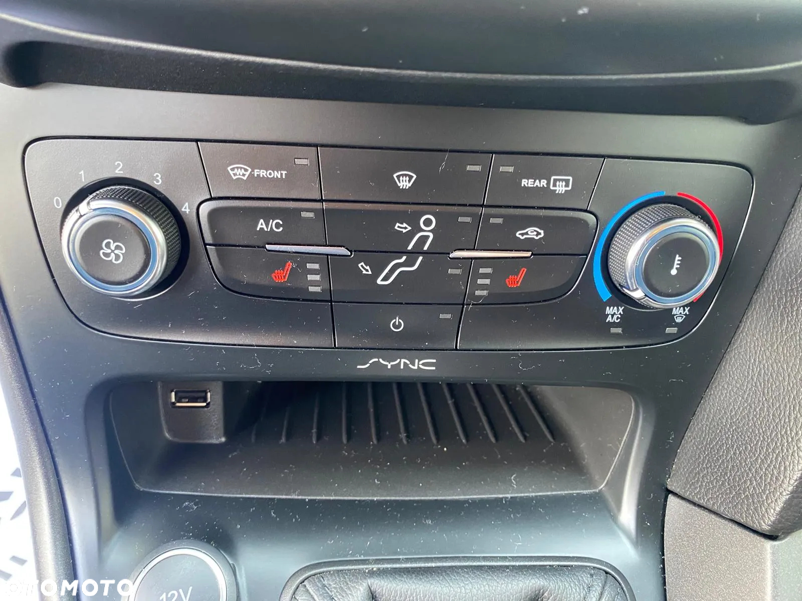 Ford Focus 1.0 EcoBoost Titanium ASS - 37