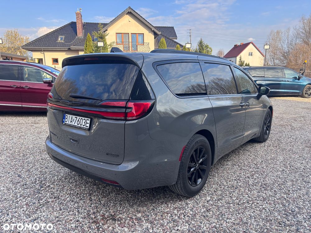 Chrysler Pacifica - 3