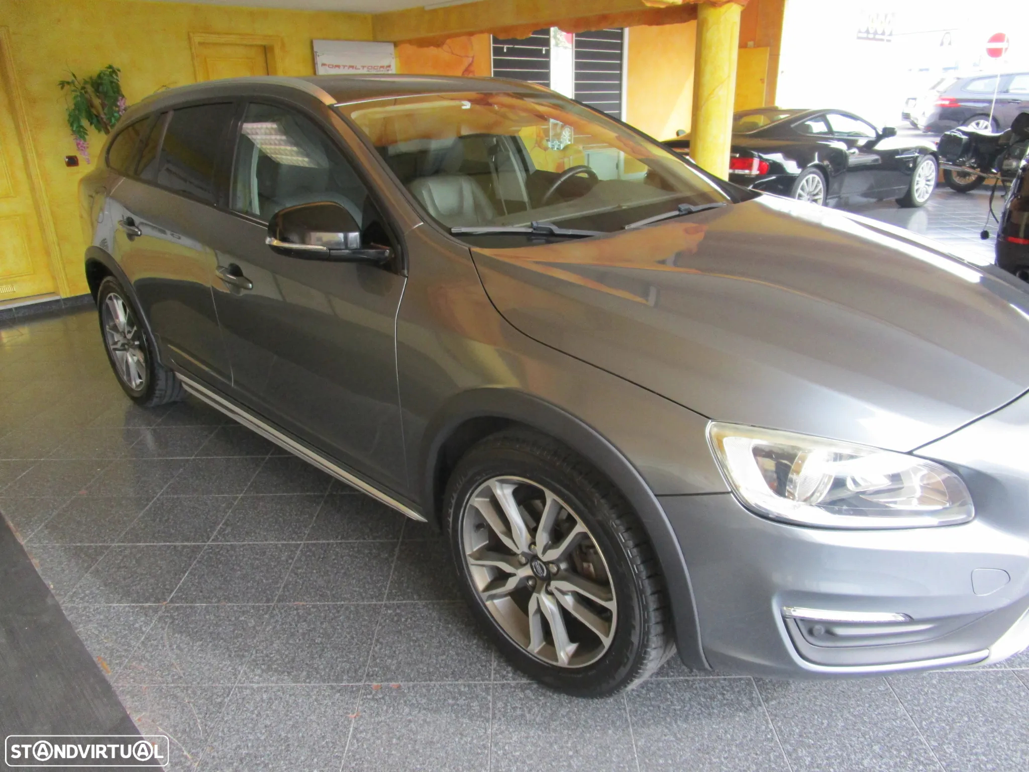 Volvo V60 Cross Country 2.0 D4 Summum Geartronic - 15
