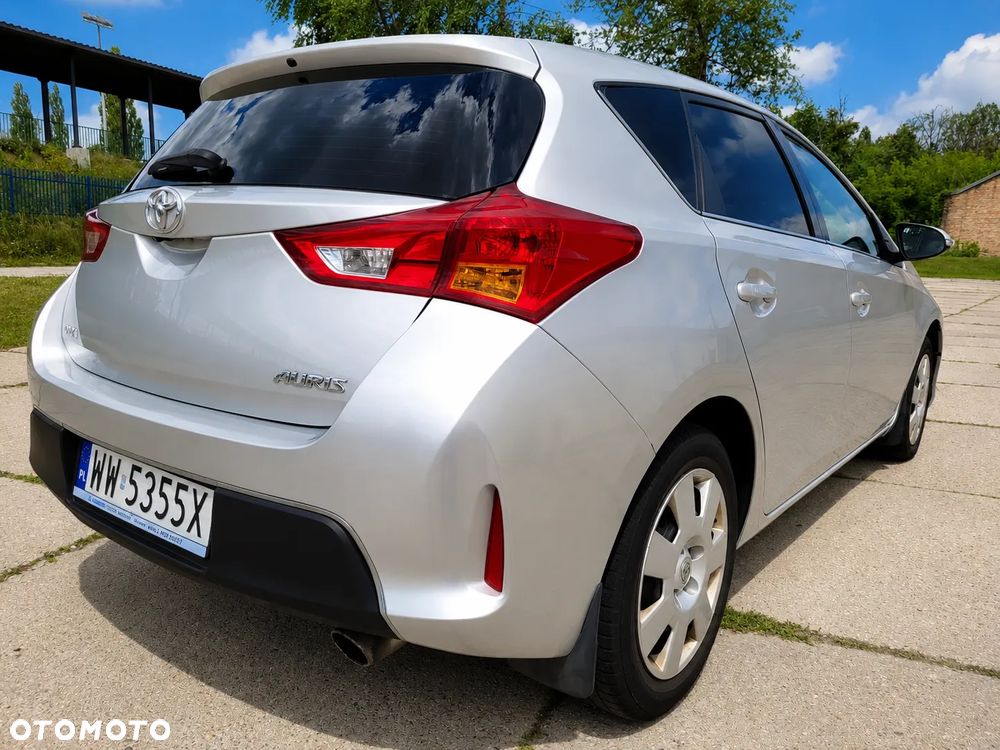 Toyota Auris 1.6 Premium - 6