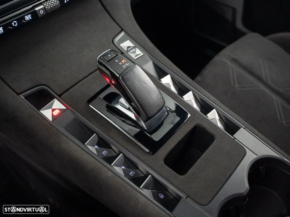 DS DS7 Crossback E-Tense Performance Line EAT8 - 24