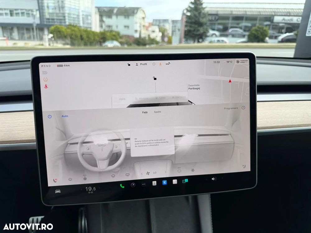 Tesla Model Y - 14