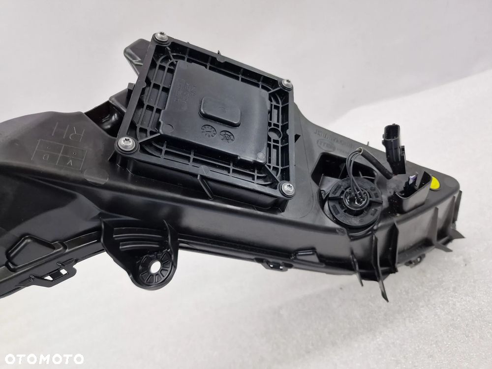 RENAULT MEGANE IV 4 E-TECH E TECH 21- PRAWY HALOGEN / LED / DRL , NR 266009007R / 266009083R , NR AUKCJI LA421 - 23
