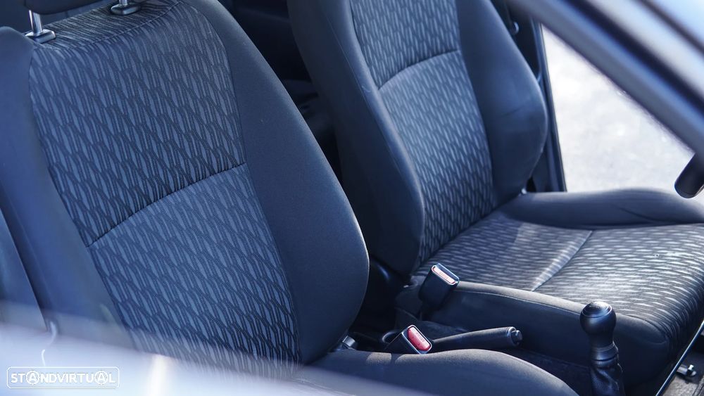 Toyota Yaris 1.0 VVT-i AC - 40