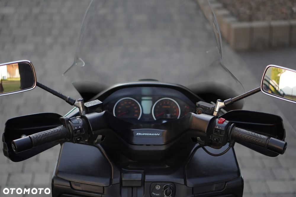Suzuki Burgman - 13