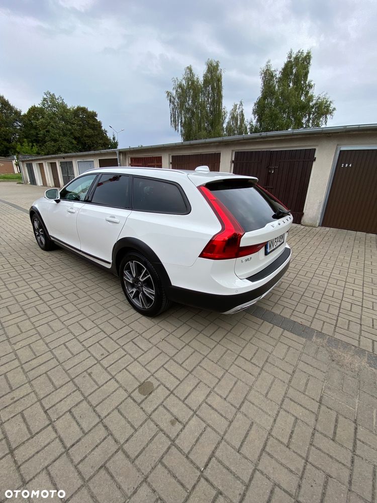 Volvo V90 Cross Country - 14