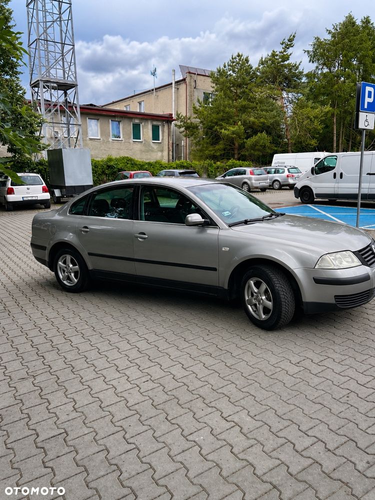 Volkswagen Passat 1.9 TDI Comfortline - 4