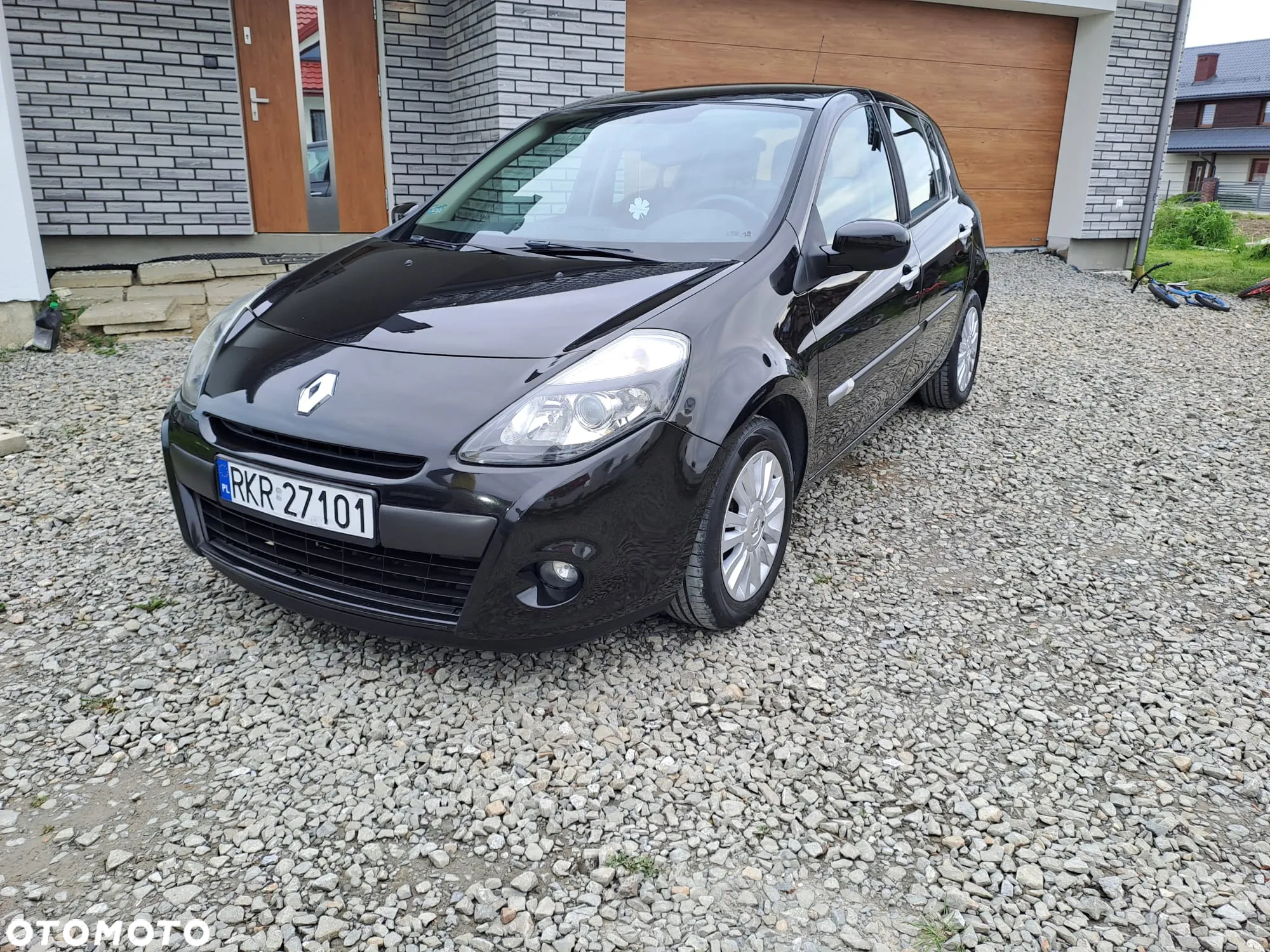 Renault Clio 1.2 16V Emotion - 4