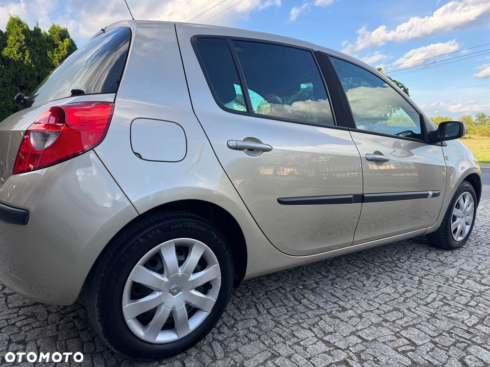 Renault Clio 1.6 16V Exception - 12