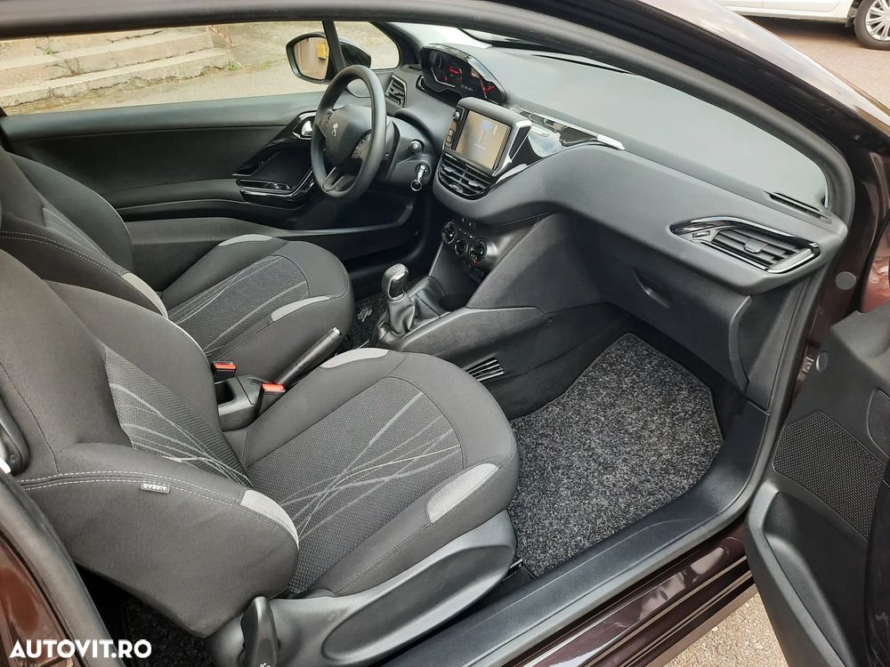 Peugeot 208 PureTech 82 Start & Stop Tech Edition - 6