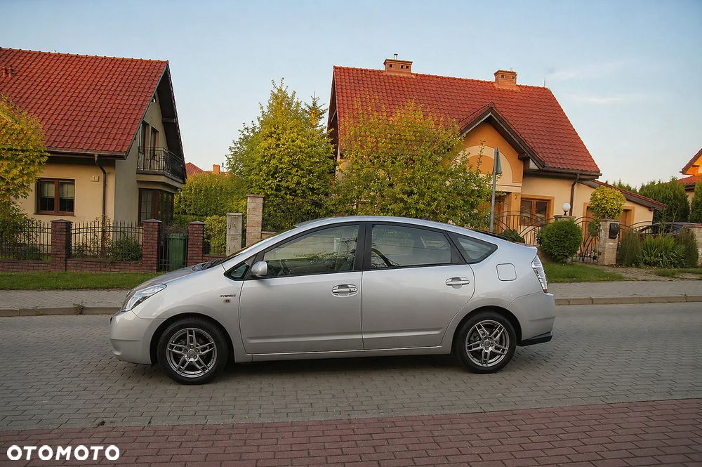 Toyota Prius 1.5 VVT-i Prestige - 3