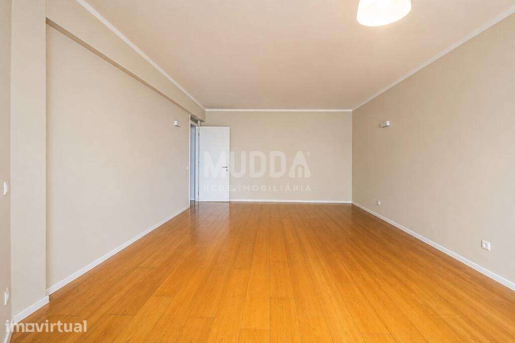 T3 com 130 m2 em Matosinhos | Metro à Porta, Garagem e Praia a 800 m - Grande imagem: 4/25