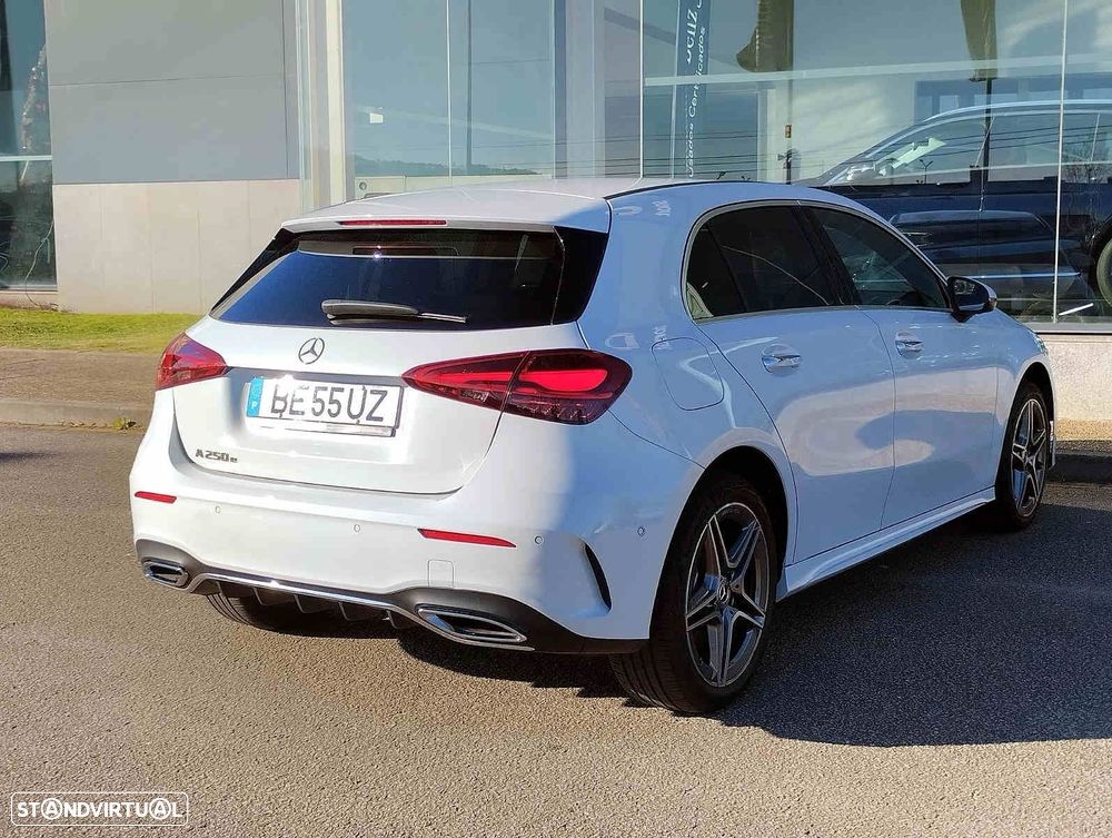 Mercedes-Benz A 250 e AMG Line - 12