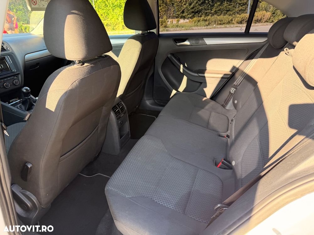 Volkswagen Jetta 2.0 TDI DPF Trendline - 5