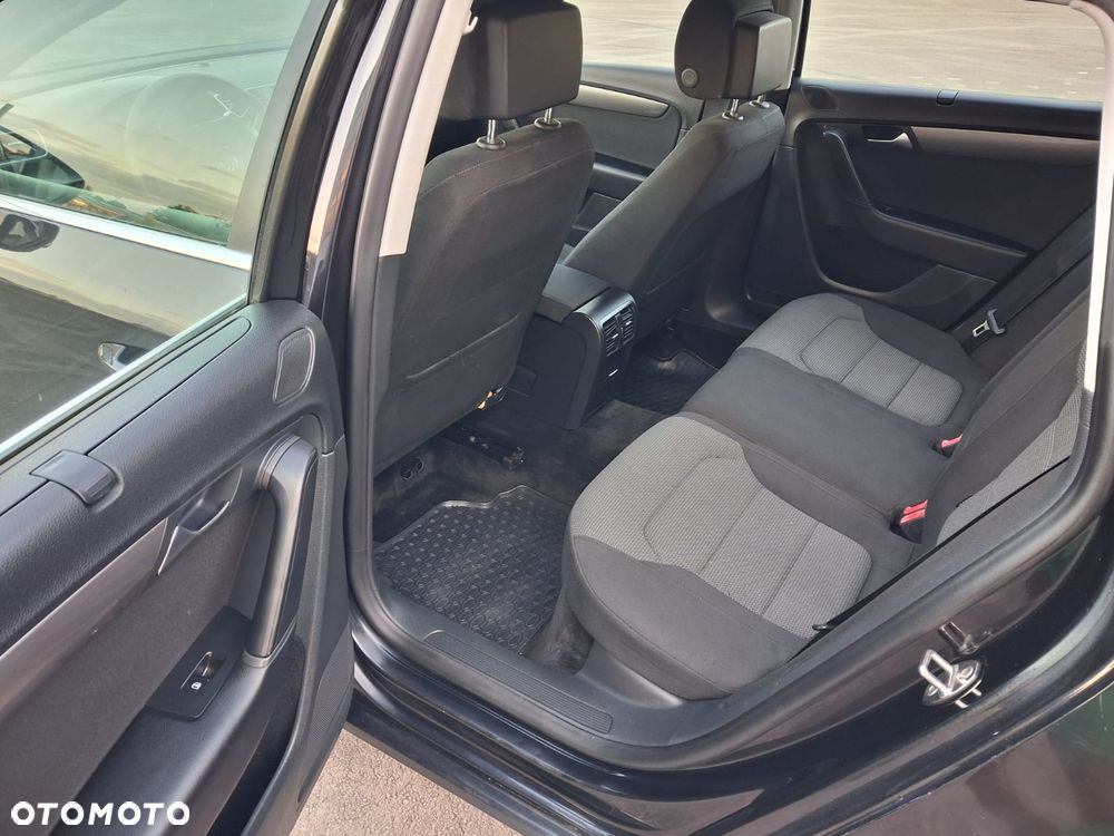 Volkswagen Passat Variant - 11