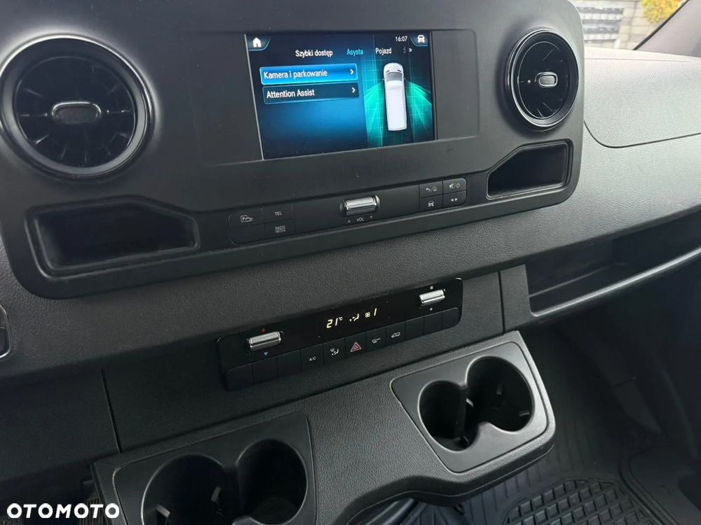 Mercedes-Benz Sprinter L4H2 - 19