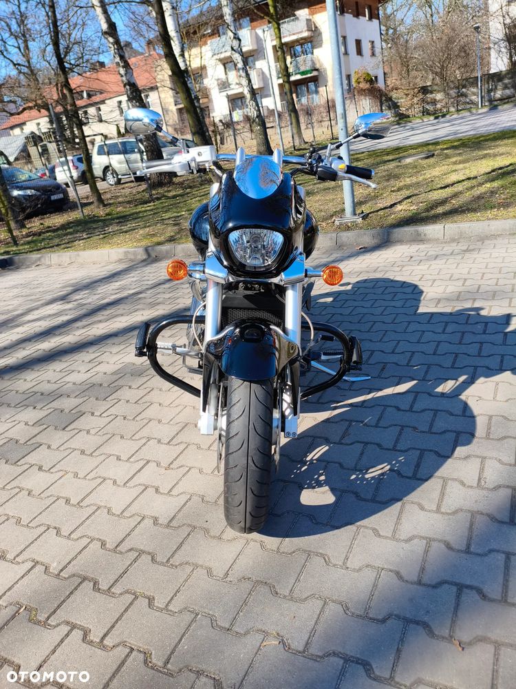 Suzuki Intruder - 4