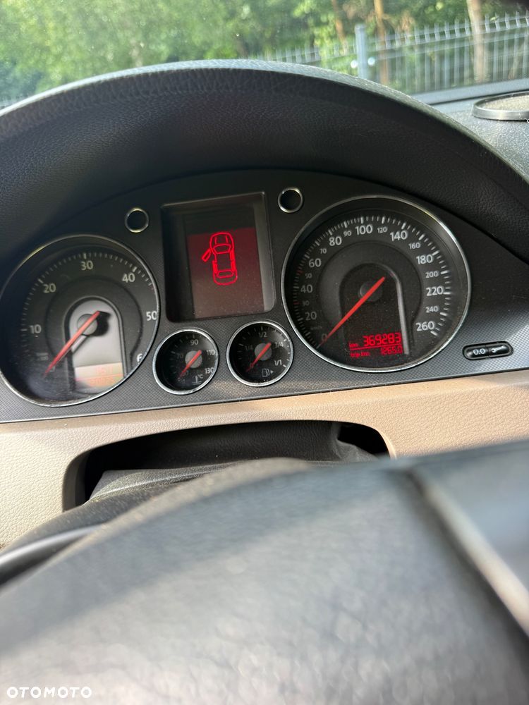 Volkswagen Passat - 5