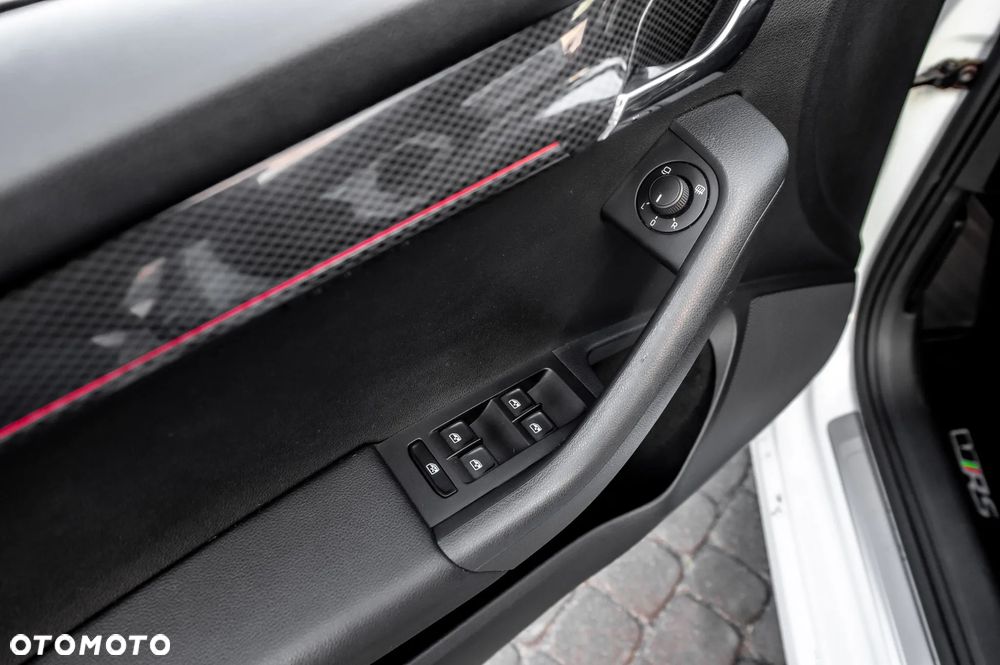 Skoda Octavia 2.0 TSI DSG RS 230 - 26