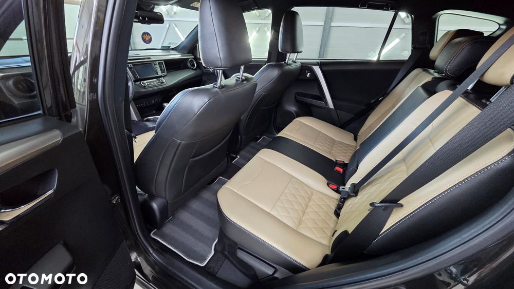 Toyota RAV4 Hybrid Premium 4x2 - 8
