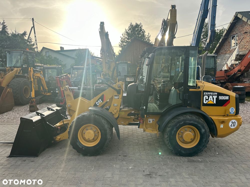 Caterpillar 906M - 2