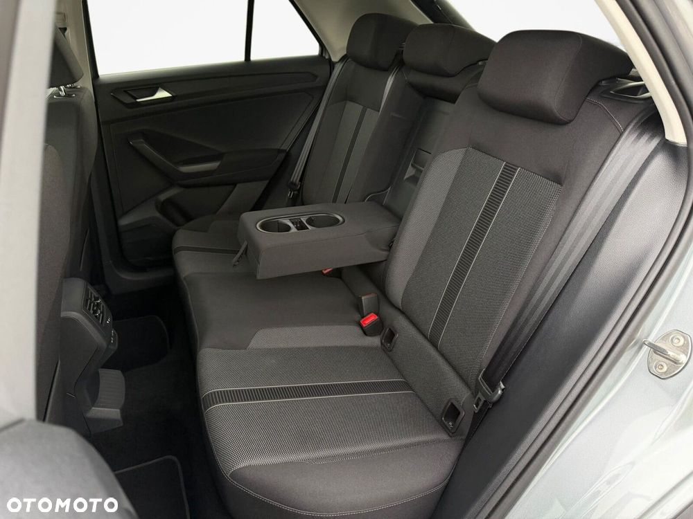 Volkswagen T-Roc - 18