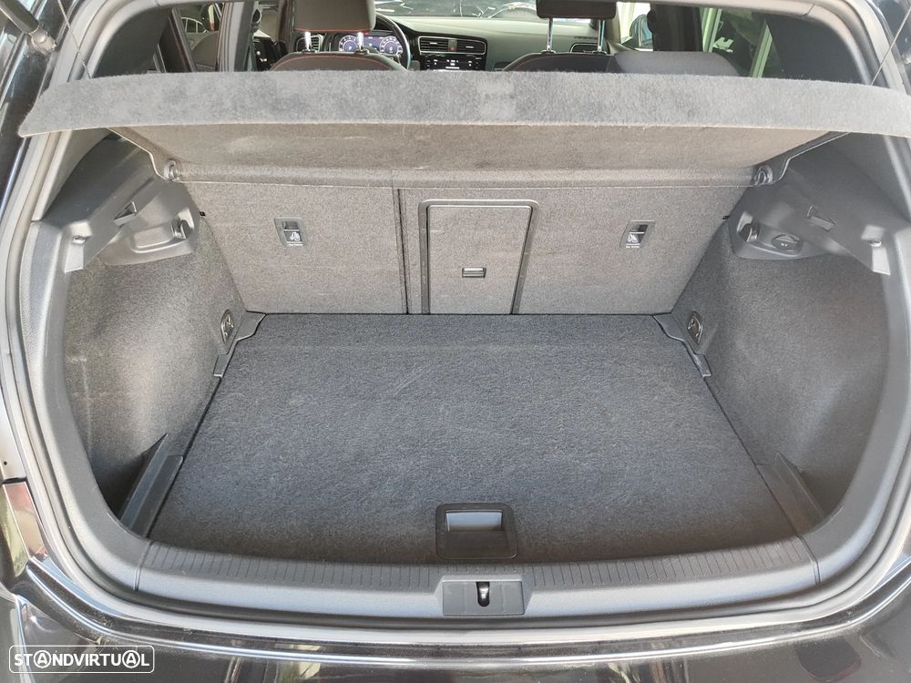 VW Golf GTI 2.0 TSI OPF DSG Performance - 17