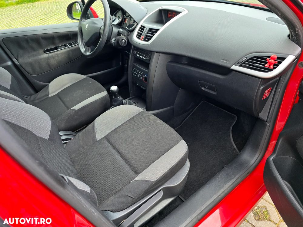 Peugeot 207 1.4HDI Trendy - 9