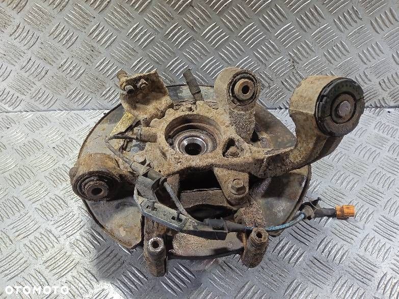 PIASTA LEWA TYLNA HONDA CRV - 1