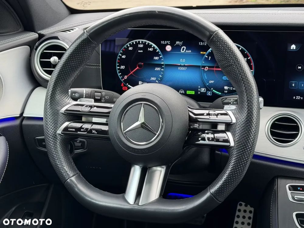 Mercedes-Benz Klasa E 300 de 4-Matic AMG - 13