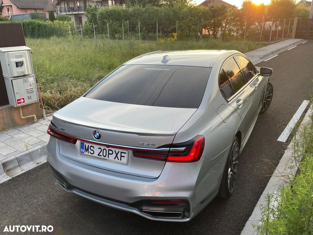 BMW Seria 7 750i xDrive - 12