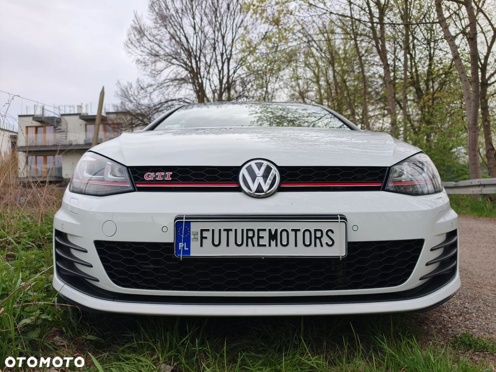 Volkswagen Golf - 9