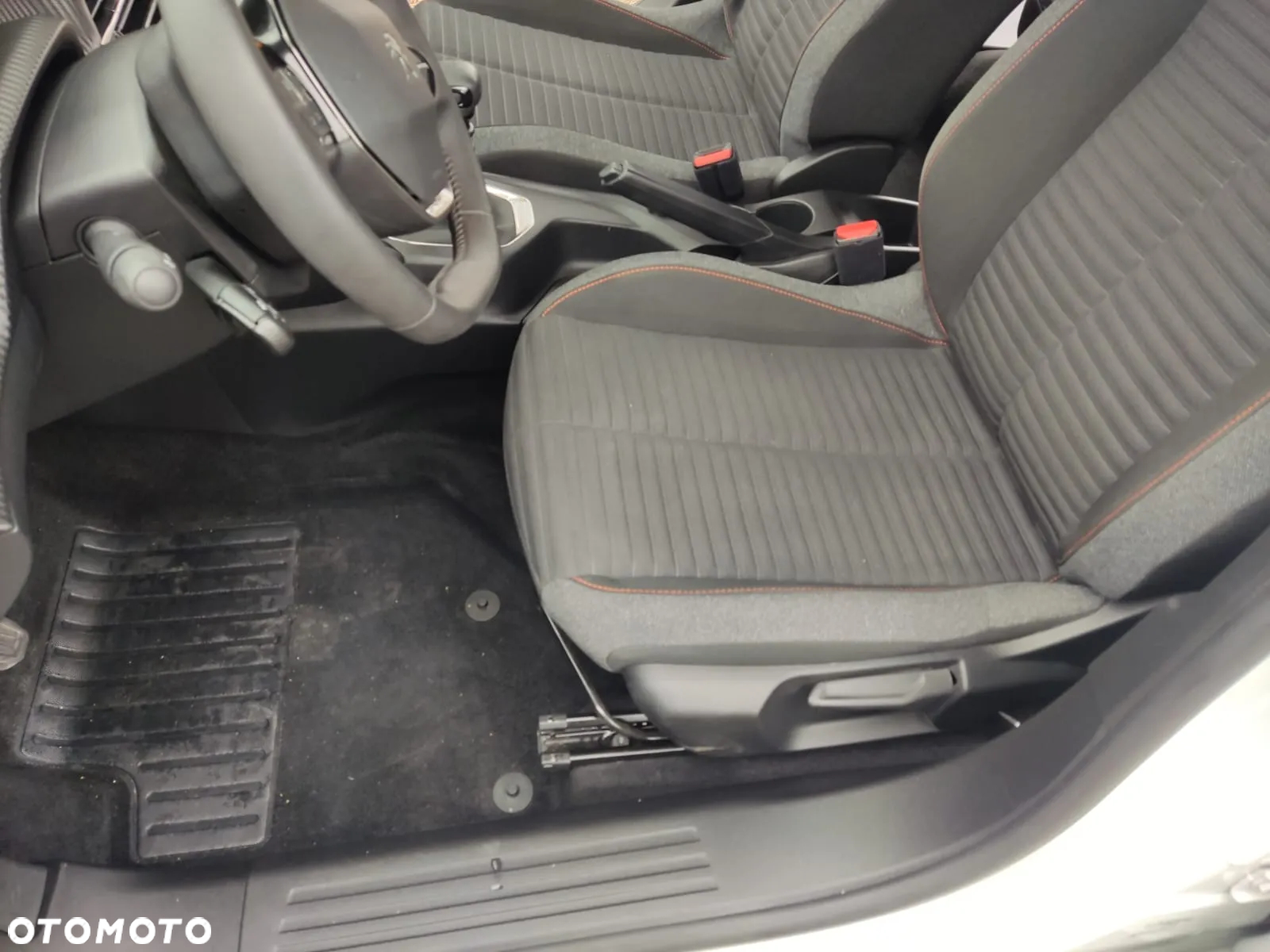 Peugeot 2008 - 25