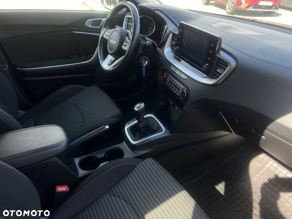 Kia Ceed 1.5 T-GDI M - 28