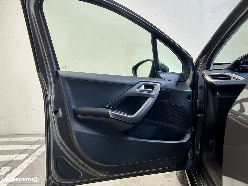 Peugeot 2008 1.2 PureTech Style - 23