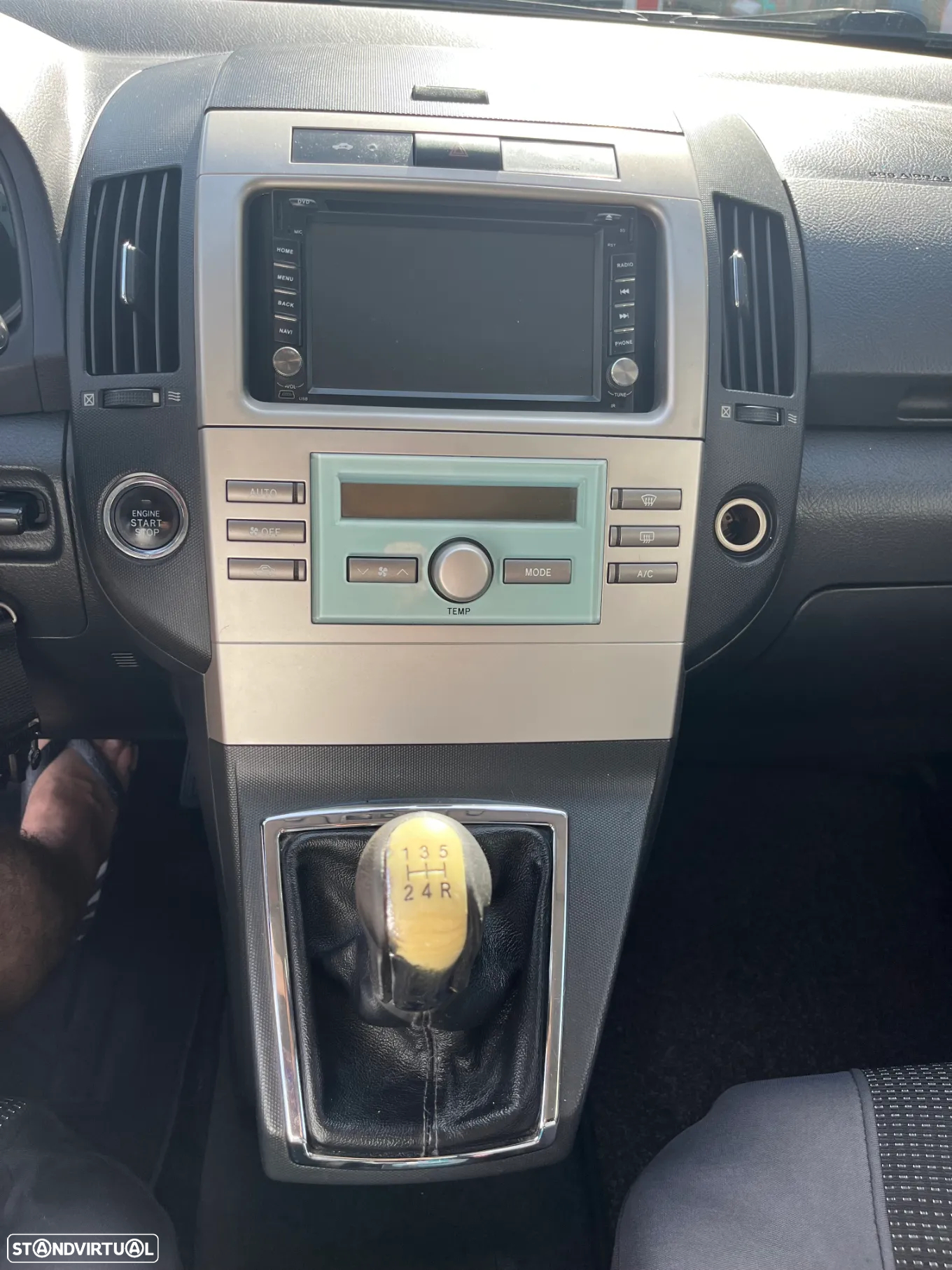 Toyota Corolla Verso 2.0 D-4D - 12