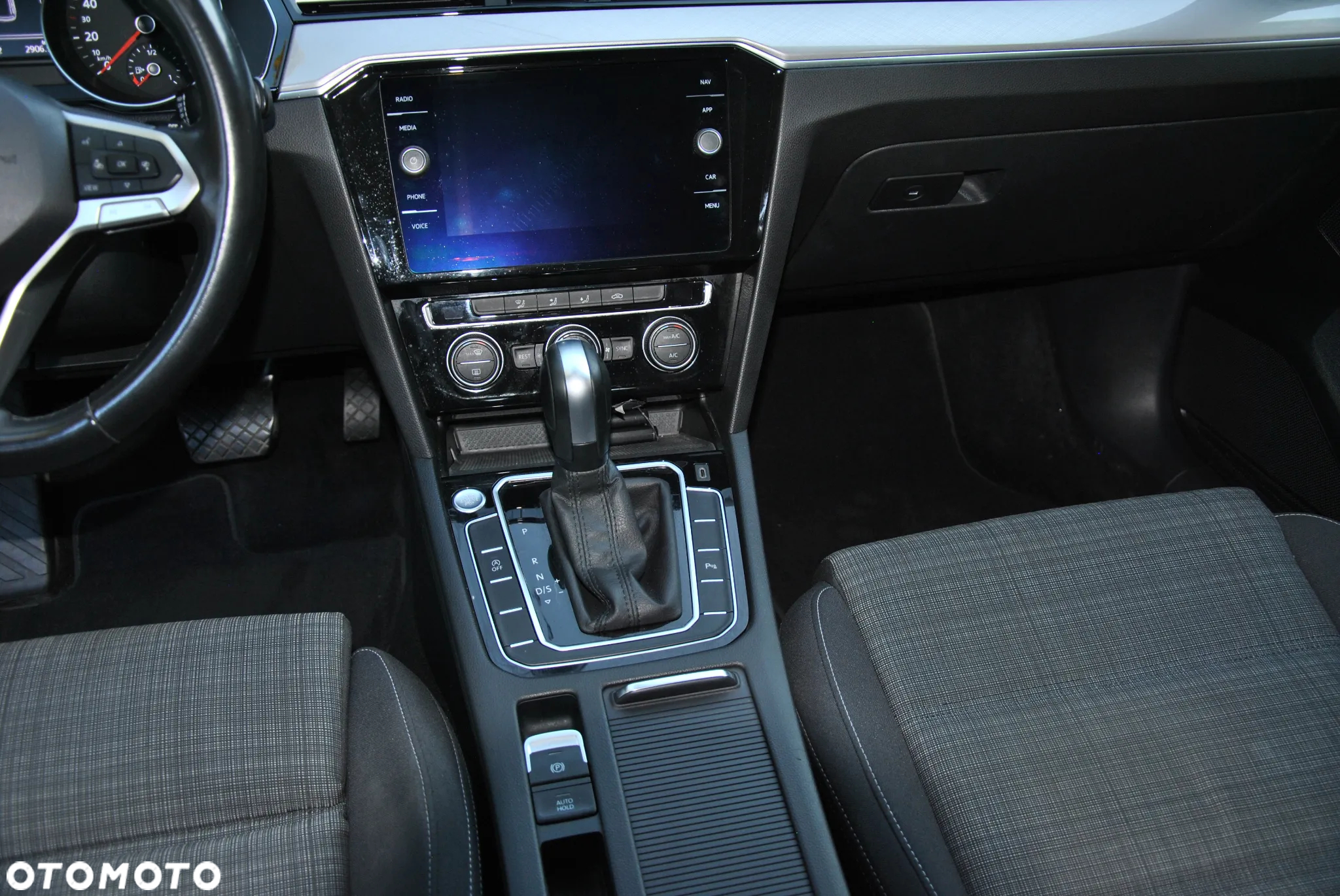 Volkswagen Passat 2.0 TDI BMT Comfortline DSG - 16