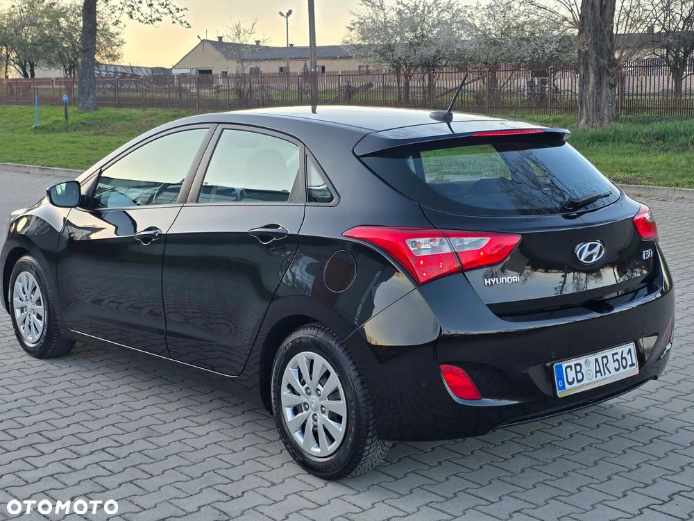 Hyundai i30 blue 1.4 Classic Navigation - 5