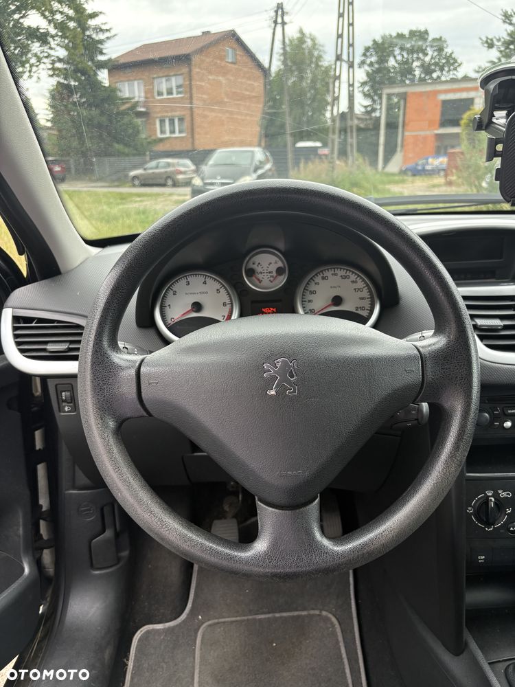 Peugeot 207 1.4 16V Trendy - 8
