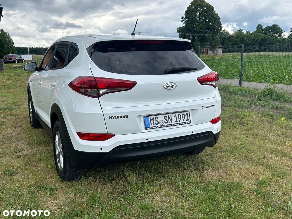 Hyundai Tucson 1.6 GDi 2WD Select - 11