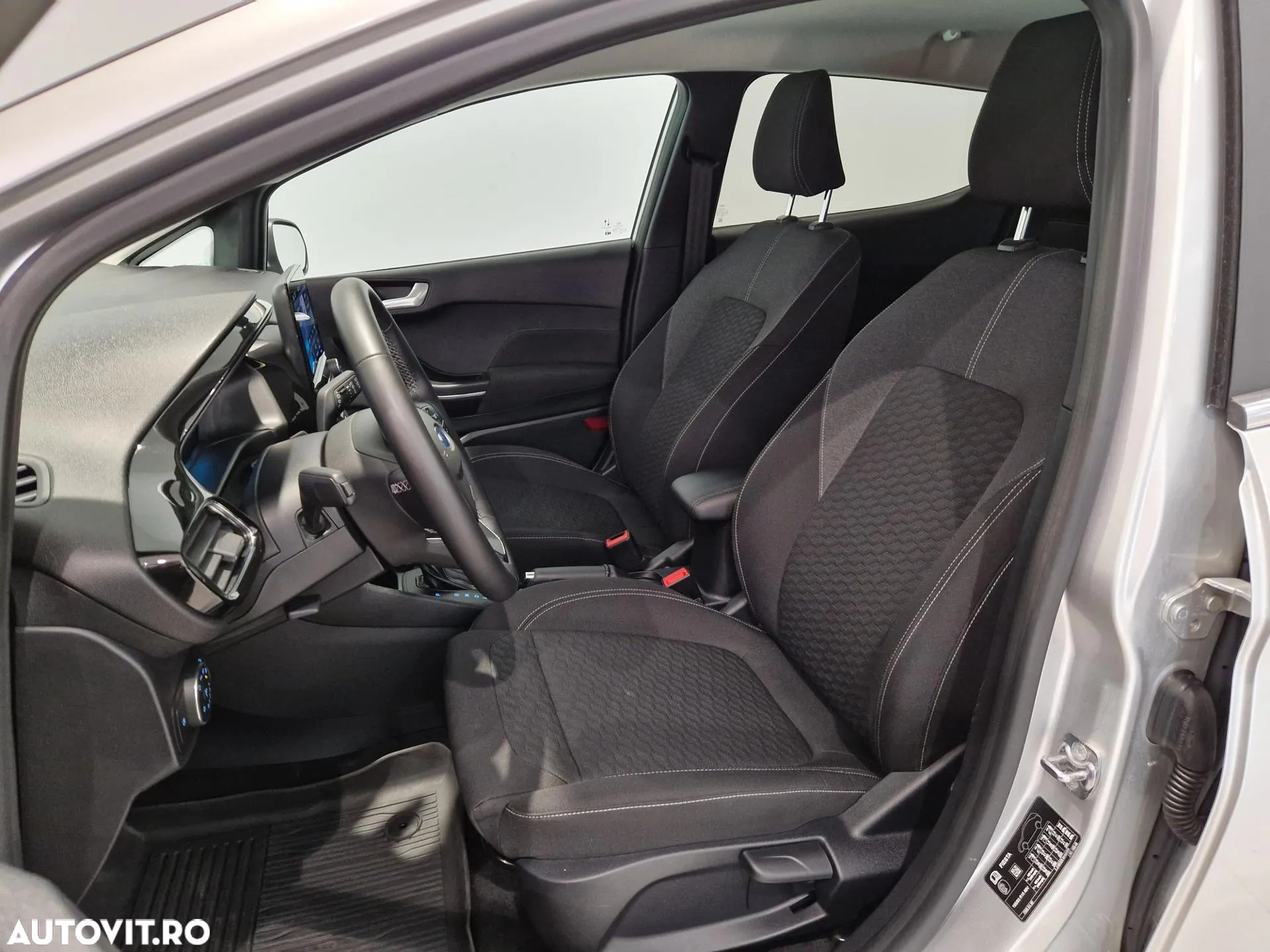 Ford Fiesta 1.0 EcoBoost 7DCT mHEV Titanium - 11