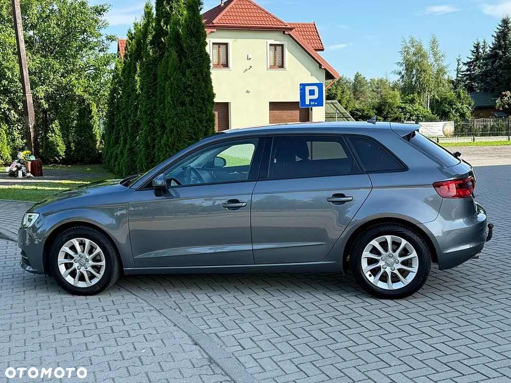 Audi A3 Sportback 1.6 TDI S line Sportpaket - 9