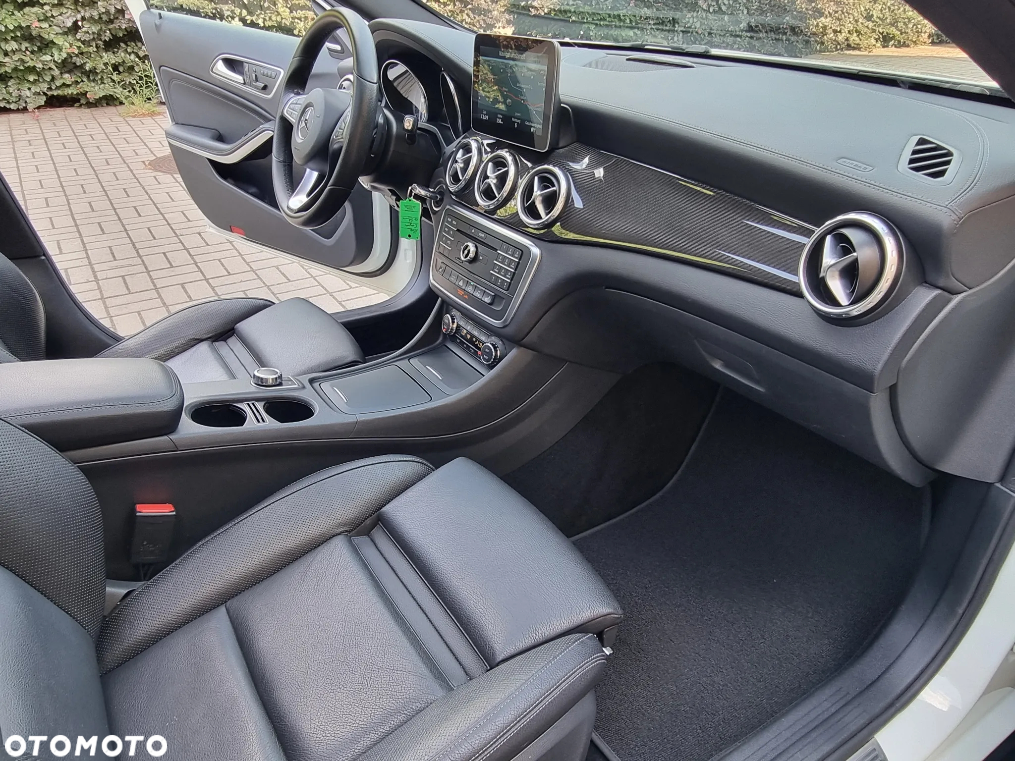 Mercedes-Benz GLA 250 7G-DCT Urban - 19