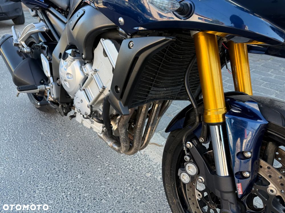Yamaha FZ - 28