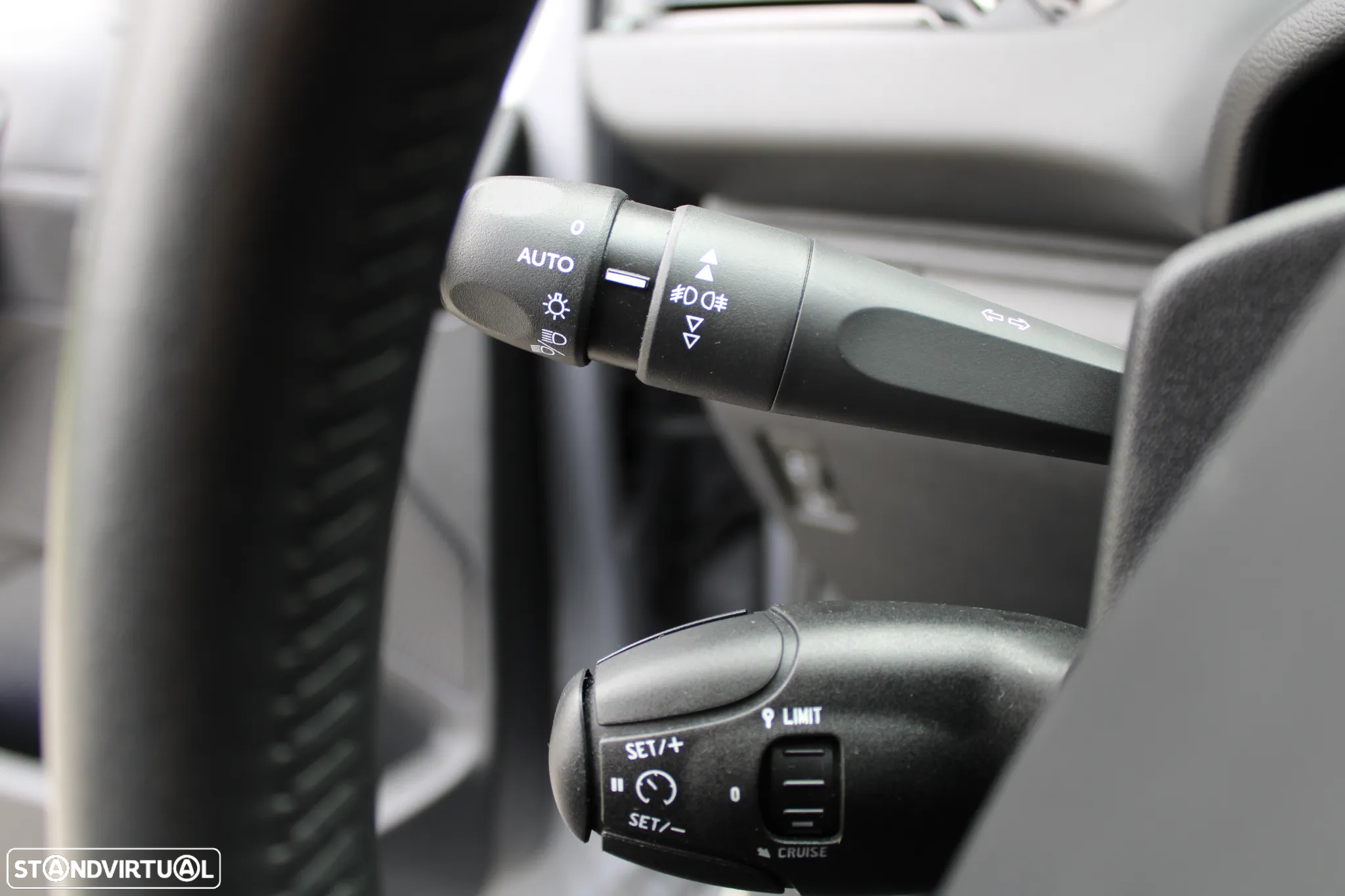 Peugeot 208 1.5 BlueHDi Signature - 22