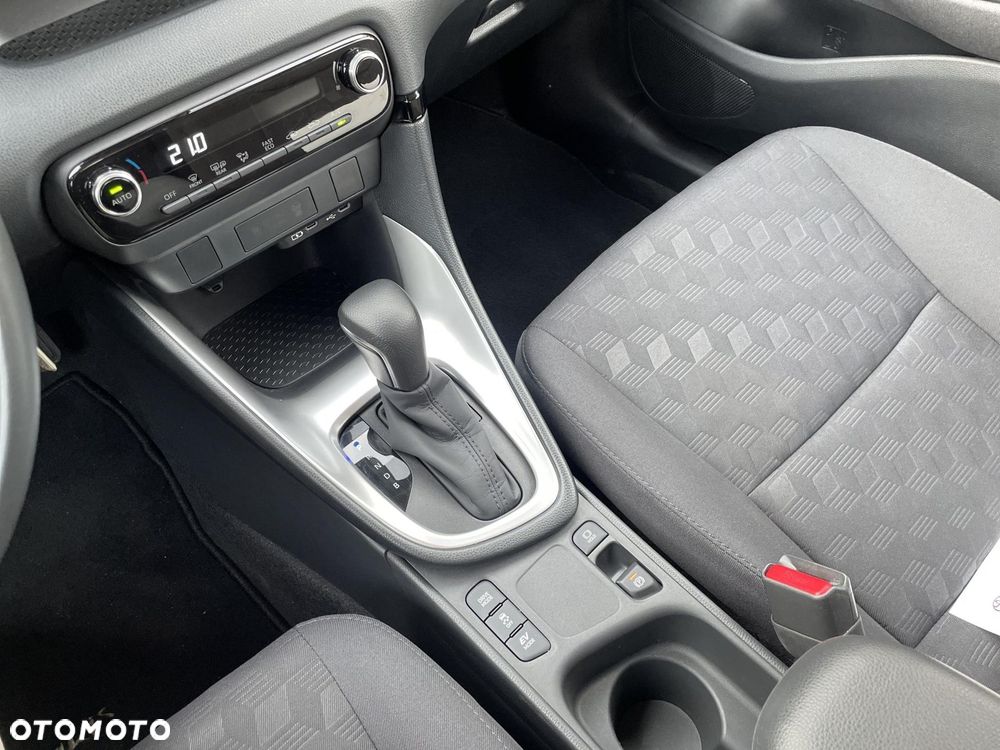 Toyota Yaris - 22