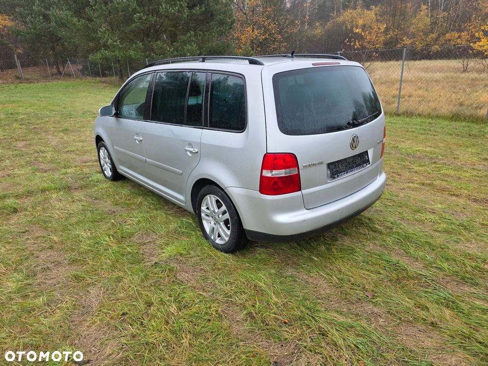 Volkswagen Touran 1.6 FSI - 3