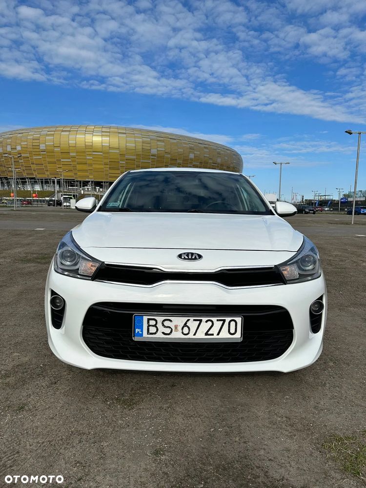 Kia Rio 1.4 L - 5