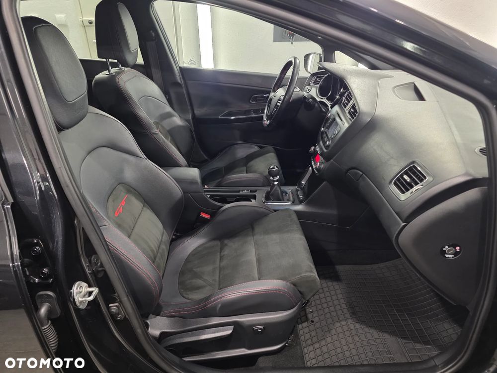 Kia Ceed 1.6 T-GDI GT - 36